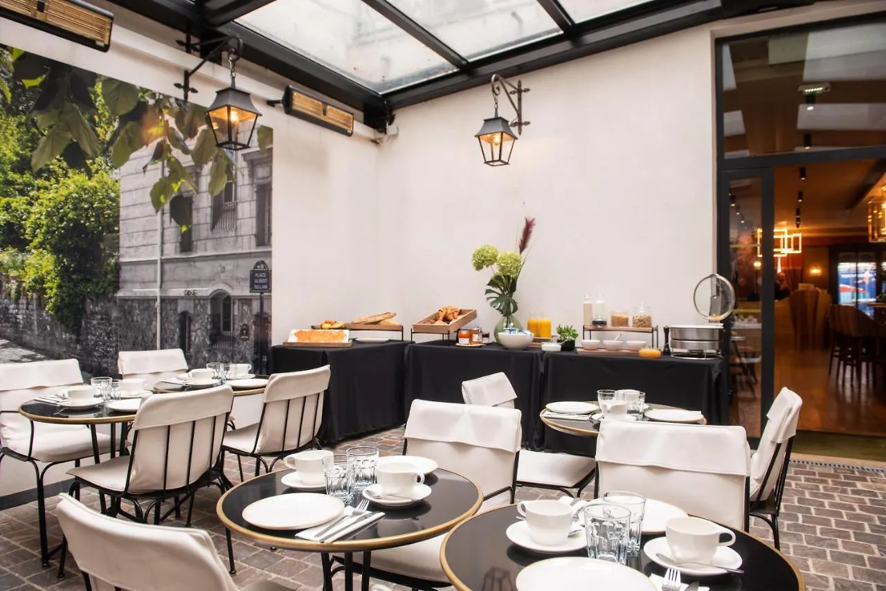 Mom'art Hotel Paris