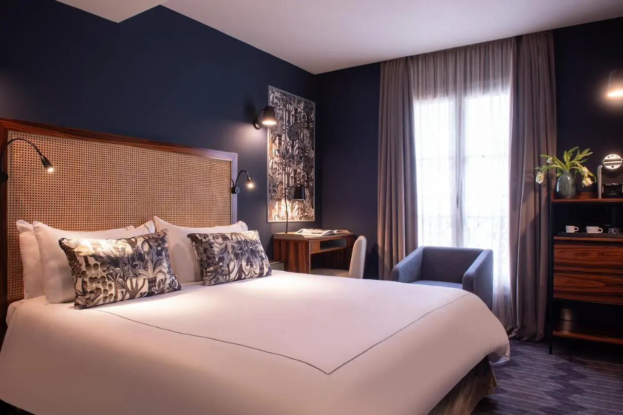 Hotel Mom'art 4*