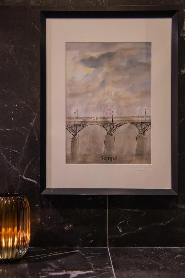 Mom'art 4* Paris