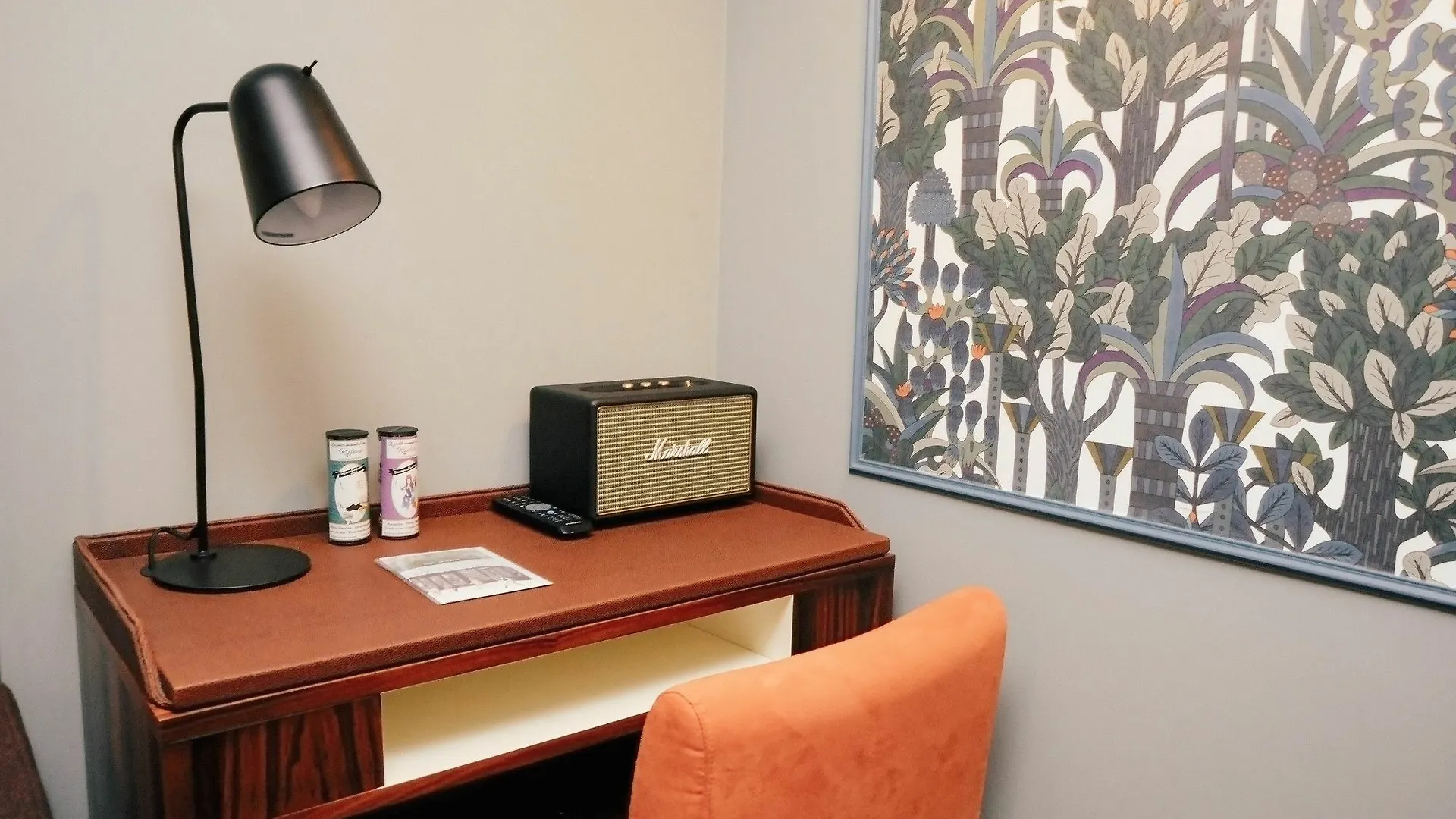 Hotel Mom'art 4*